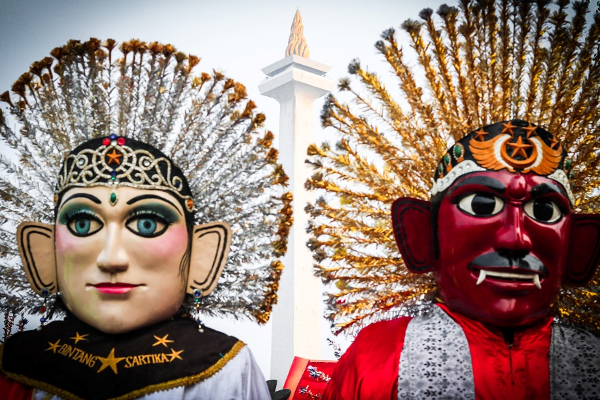 Ondel-Ondel in front of MoNas (National Monument of Indonesia